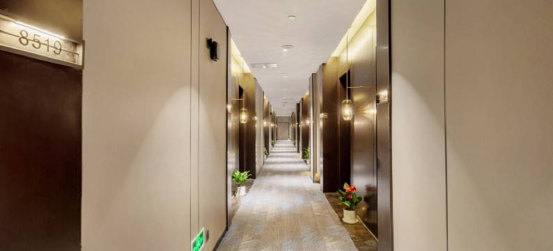 深圳艾威酒店(宝安体育馆坪洲地铁站店)图片