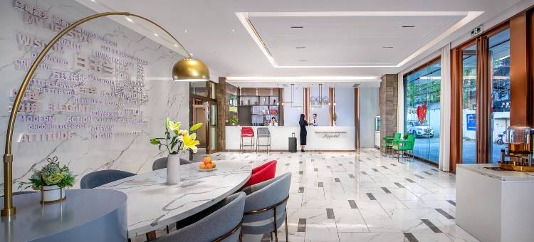 白玉兰酒店(东兴国门口岸店)图片