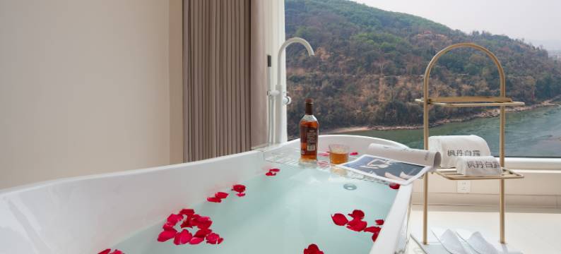 枫丹白露国际青年旅舍(告庄西双景星光夜市店)图片