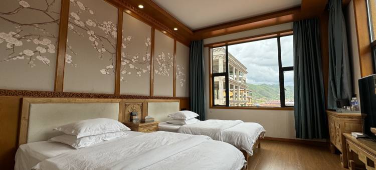 壤塘福旗大酒店(壤巴拉文化旅游景区店)图片