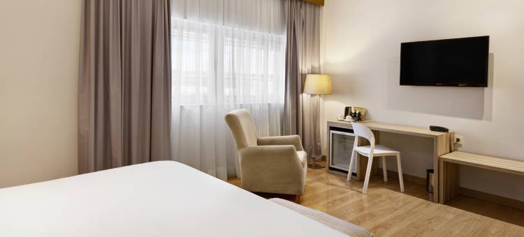 加泰罗尼亚拉斯卡纳斯酒店(B&B HOTEL Logroño Las Cañas)图片