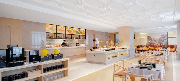 维也纳国际酒店(韶关高铁站广场店)图片