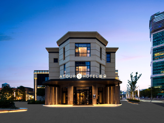 苏州金鸡湖月光码头亚朵S酒店