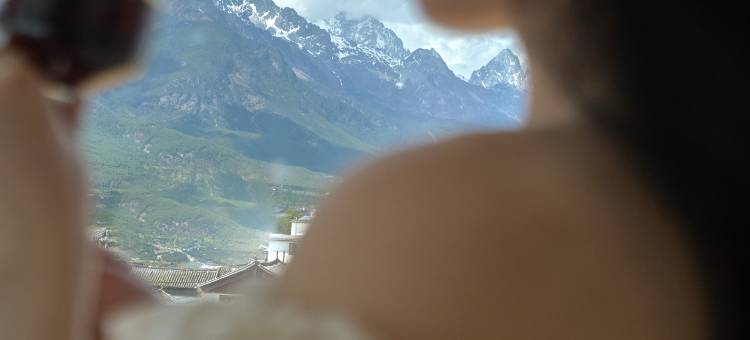 丽江玉雪逸境雪山观景度假酒店丨日照金山全景度假(白沙古镇店)图片