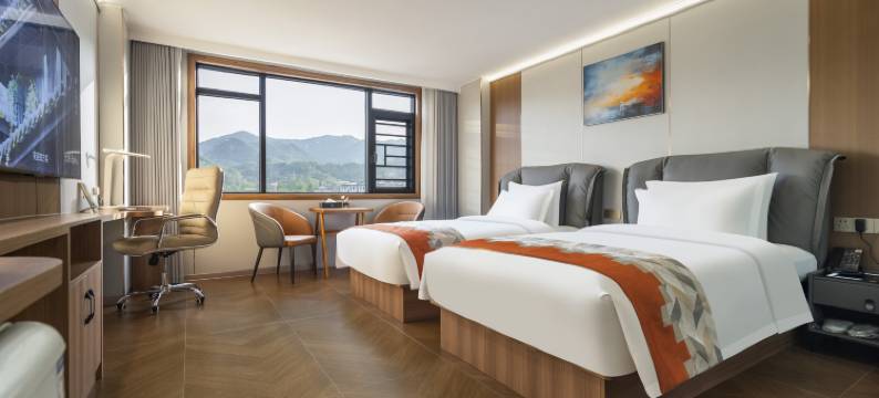 石泉东辉瀚锦酒店(秦巴风情园店)图片