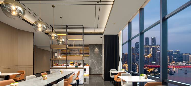 重庆南滨路皇冠国际江景亚朵酒店图片