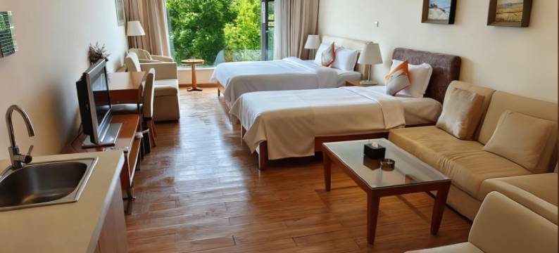 艾梦湖景度假民宿(月亮湾湿地公园店)图片