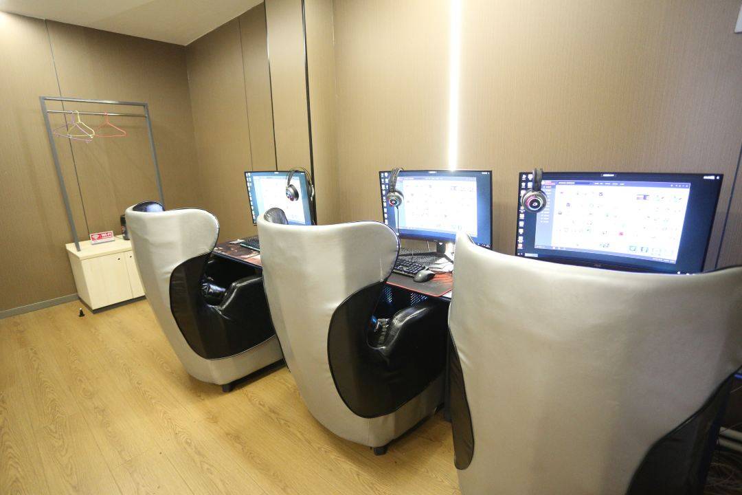 驿莱电竞酒店(乌海火车站店)图片