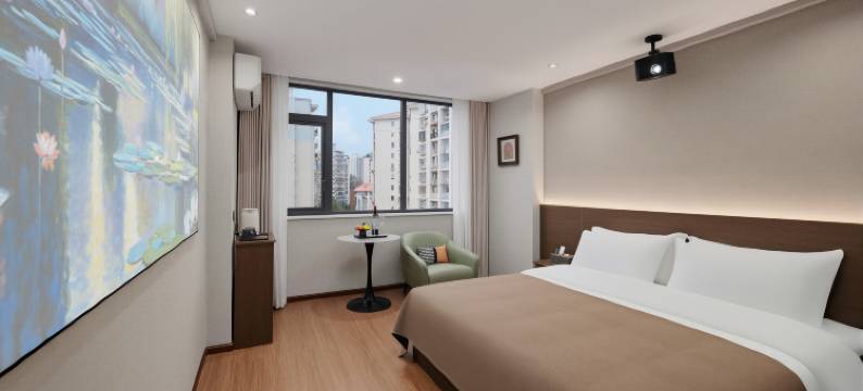 洲月美濠酒店(宁波路国贸购物中心店)图片