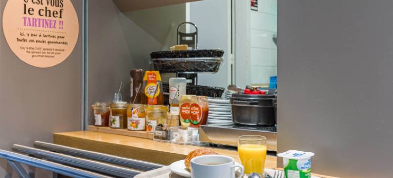 图尔北卢瓦河谷B&B住宿加早餐酒店(B&B Hôtel Tours Nord 1 Val de Loire)图片