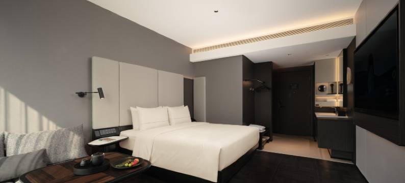 成都万象城双桥路地铁站亚朵酒店图片