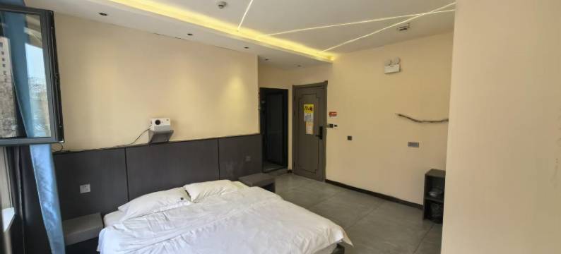 阿克苏暴走熊主题酒店图片