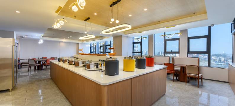 贵阳圣鑫酒店(贵阳龙洞堡国际机场砂之船奥特莱斯店)图片