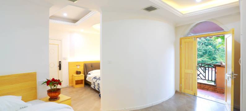 花筑·檩然亲子度假民宿(熊猫谷店)图片