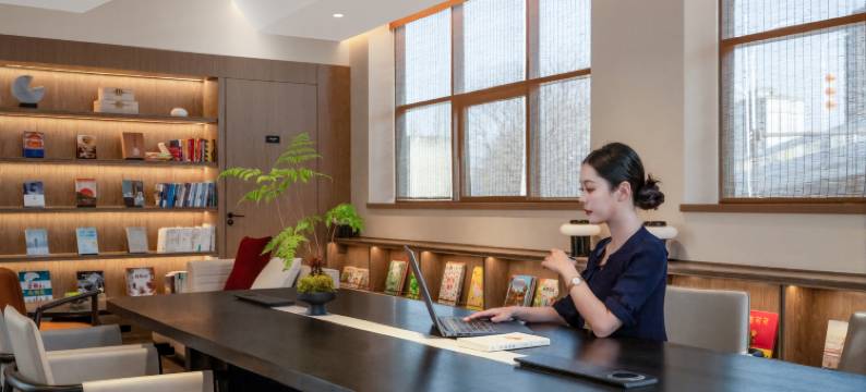 襄阳古城盛世唐城亚朵酒店图片