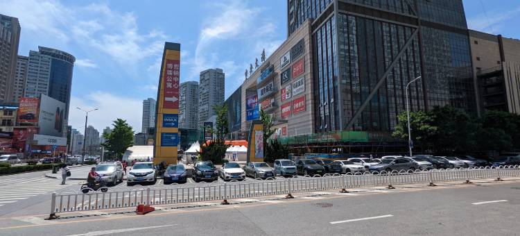 飞跃电竞酒店公寓(大连西安路店)图片