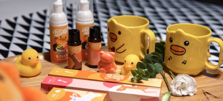 朵兰达V酒店(重庆解放碑步行街洪崖洞店)图片