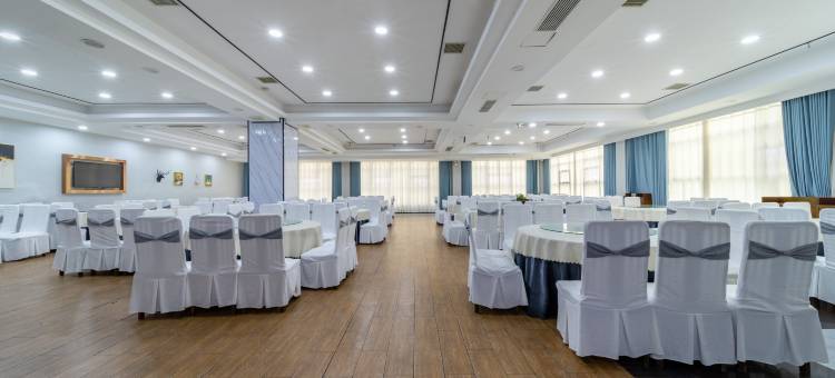 雲吉轻居酒店(南部县县政府店)图片