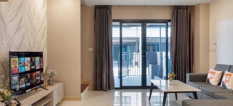 芭提雅 The Lake【联排泳池别墅⭐️近中天夜市/        社区泳池】(Pattaya town house three bedroom pool villa 【8 minutes drive to floating market + swimming pool】)图片