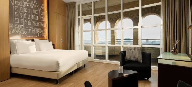 希尔顿格芮精选科隆瓦瑟图姆酒店(Wasserturm Hotel Cologne, Curio Collection by Hilton)图片