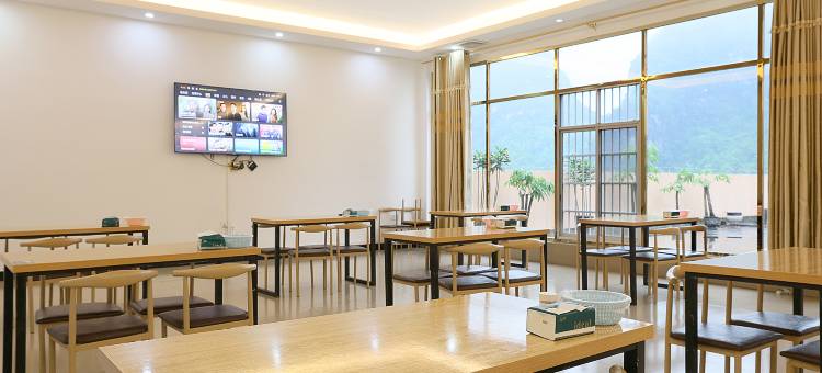 那兰泊·雅曼酒店(德保火车站汽车总站店)图片