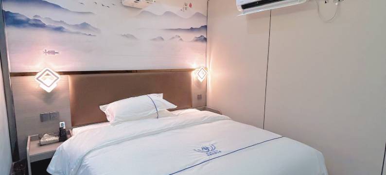 维曼轻奢公寓(凤凰新村市二宫地铁站店)图片