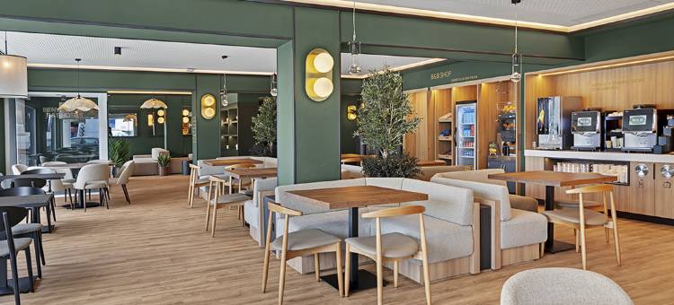 民宿酒店圣地亚哥米拉多伊罗(B&B HOTEL Santiago Milladoiro)图片