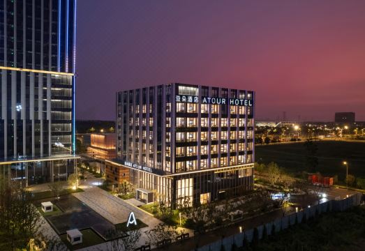 无锡惠山高铁站亚朵酒店外景图