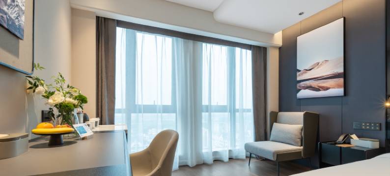 成都天府新区二江寺地铁站亚朵酒店图片