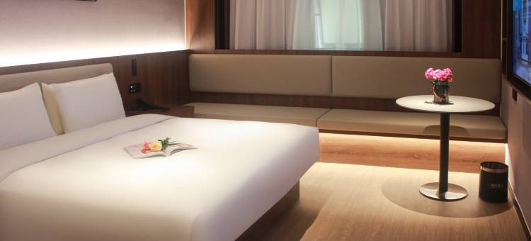 清沐铂金酒店(西安钟楼地铁站回民街店)图片