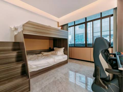 益达电竞民宿(大润发店)