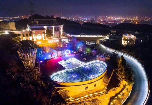 Jiangzuo Fenghuang Homestay (Yixing Tongguanshan Branch)Hotel Overview