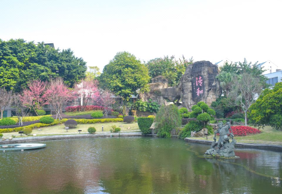 Fujian West Lake Hotel Hotel Overview