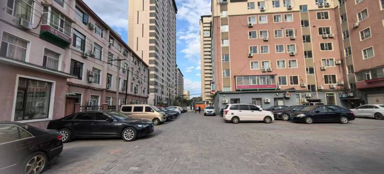 新外滩·网红轻奢民宿(延吉延边大学网红墙店)图片
