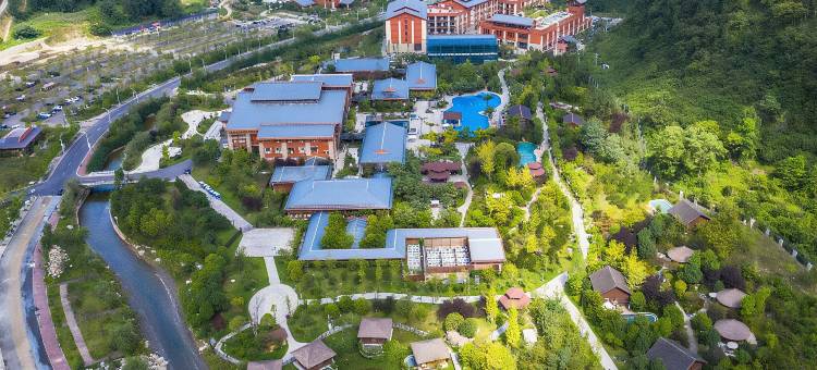 六盘水瀑布源酒店(六枝龙井生态温泉度假区店)图片
