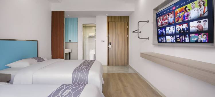 小鹿辰客酒店(河池市中心广场店)图片