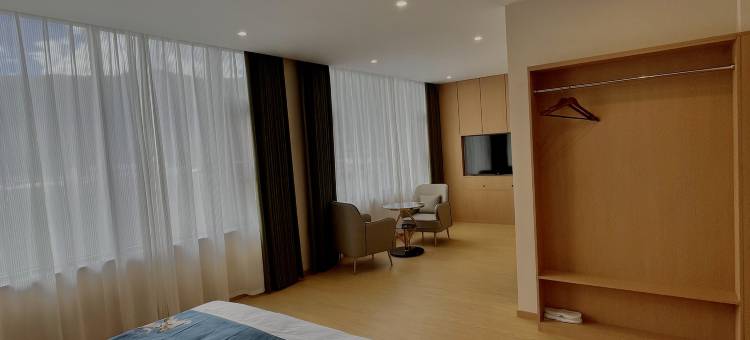 红原夏日牧归民宿图片