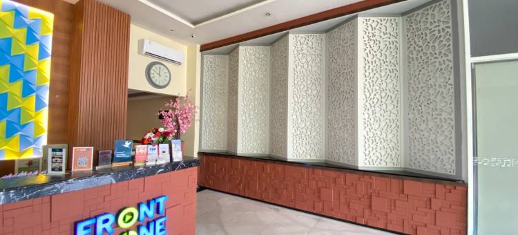 前一普瓦达迪酒店(Front One Hotel Purwodadi)图片