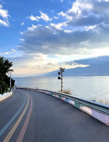 DaLi檀雨丨洱湾光祇Moon Sea海景美宿(大理洱海S弯生态廊道店)图片