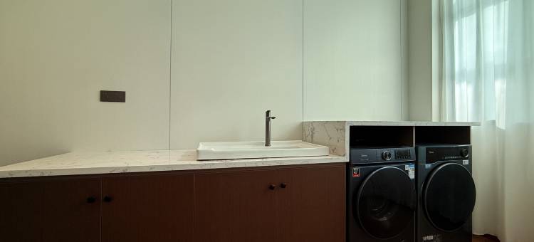 丝路轻居酒店(民勤店)图片