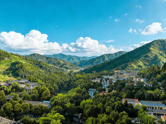 花筑·晓初丨山景美学设计师丨度假民宿(泰山红门登山口店)