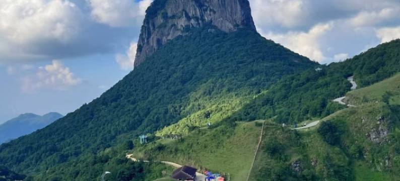 艾斯特丨城景·View云端设计师酒店 (岑溪市人民医院汽车总站店)图片