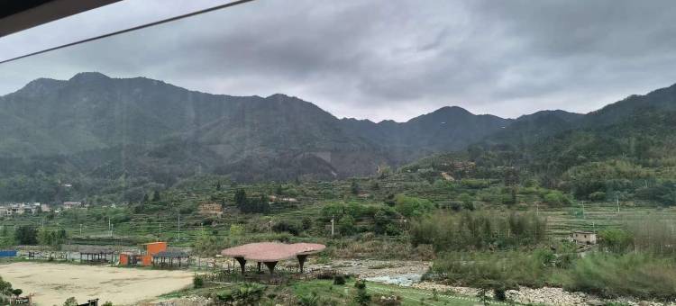 莽山悦客瑶家民宿(莽山大峡谷漂流店)图片