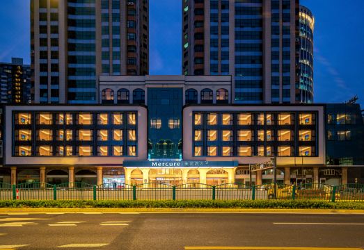 上海陆家嘴美居酒店外景图