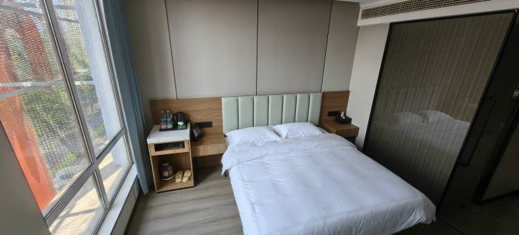 贝壳酒店(南京江宁大学城交院地铁站店)图片