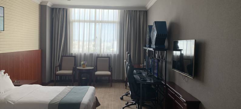 亚信电竞酒店(深圳龙岗碧新路店)图片