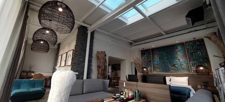 贺兰山岩画古村古树林民宿图片