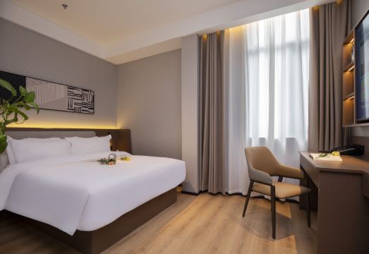 Qingmu Platinum Hotel (Nanjing Xinjiekou) Hotel Overview