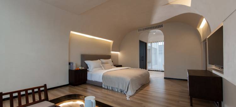 岚屿山也设计美宿(丽江古城店)图片