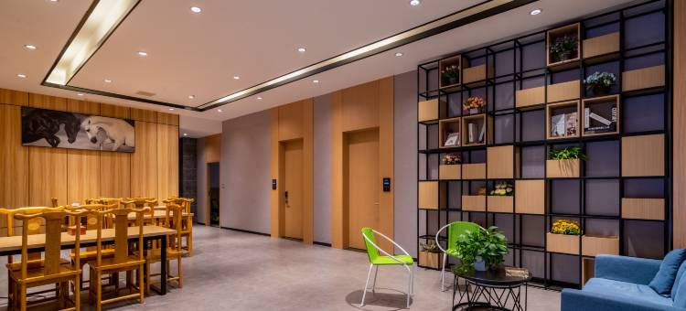 骏怡精选酒店(凯里高铁南站店)图片